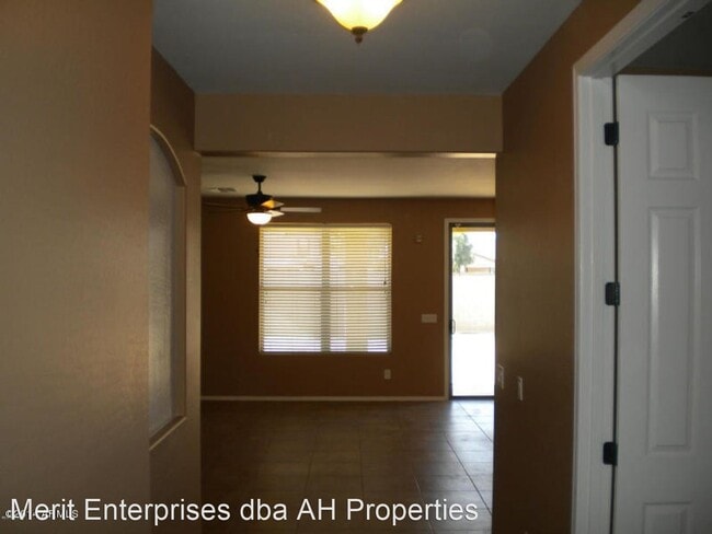 Building Photo - 3 br, 2 bath House - 4190 N 154TH DR