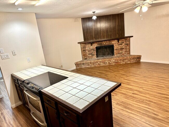 Foto del edificio - 521 Hanover Dr