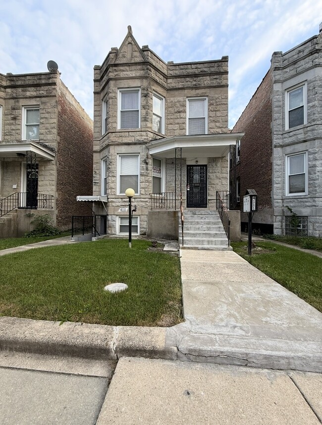 Building Photo - 4111 W Cullerton St