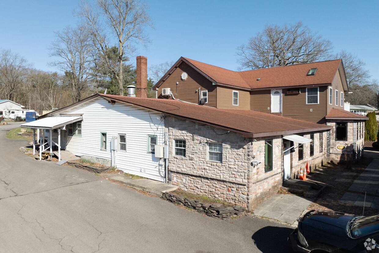 Primary Photo - B&B Lounge