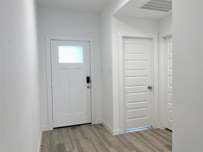 Foto del edificio - 3231 Langley Bnd Ln