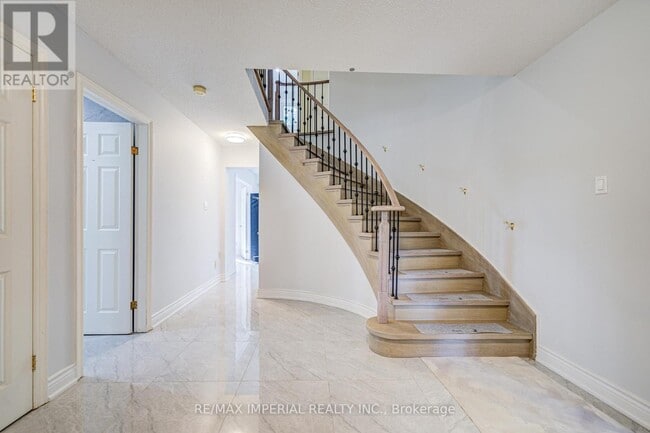 Building Photo - 36 Marlena Dr