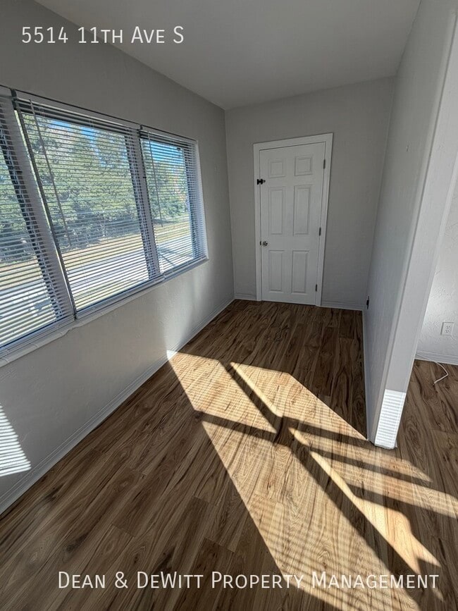 Building Photo - 5514 11th Ave S