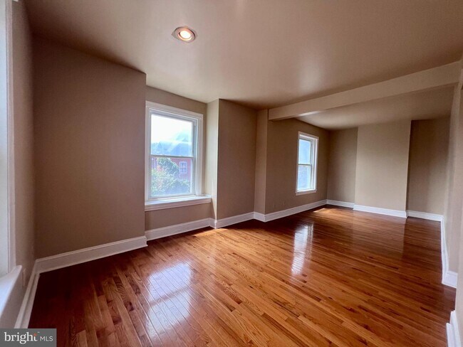 Foto del edificio - 1303 W 13th St
