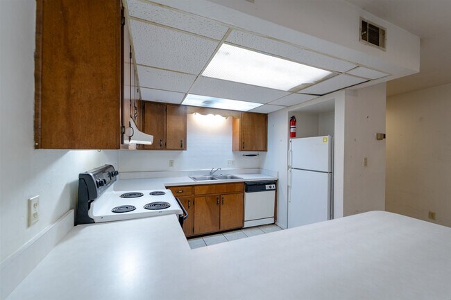 Foto del edificio - 1349 Rumba Ln