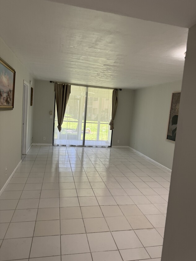 Foto principal - 4700 Lucerne Lakes Blvd W