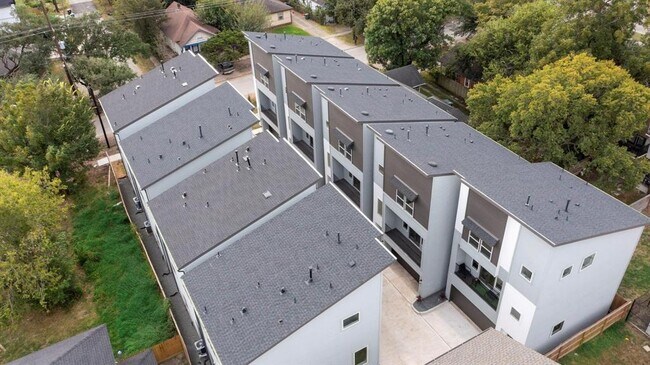 Foto del edificio - 3028 Live Oak St