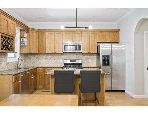 Building Photo - 744 E 3rd St