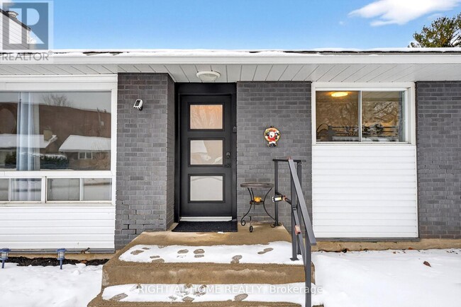 Building Photo - 18 Wolmsley Crescent