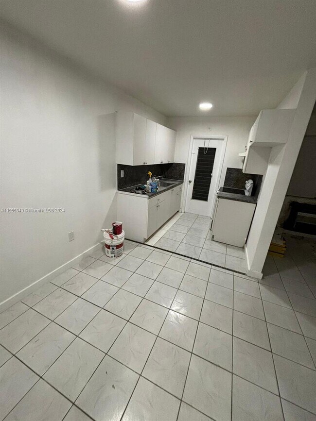 Foto del edificio - 16120 NE 19th Ct