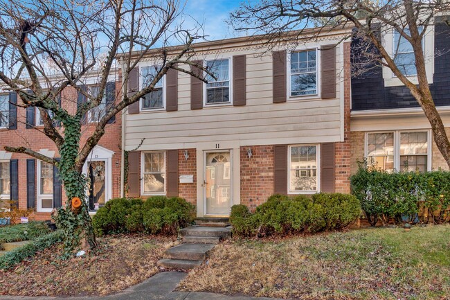 Building Photo - Great 3 BR 2.5 BA Townhome in Gaithersburg