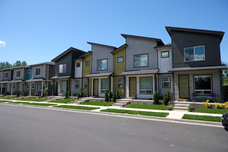 Photo - 87 SW Lancaster Ct (Troutdale, OR)