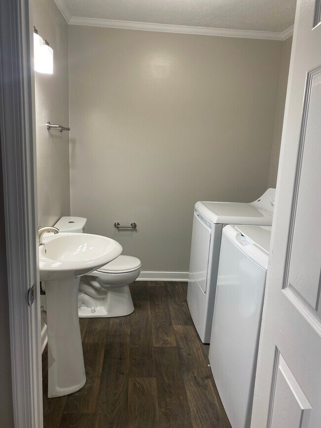 Foto del edificio - Beautifully Renovated 3 Bedroom!