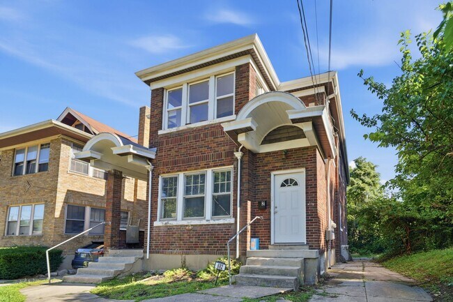 Foto del edificio - 682 Greenwood Ave