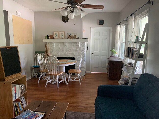 Dining Area - 168 Clifton St SE