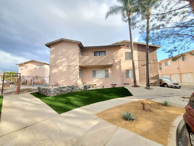 Foto del edificio - 19405 Haynes St