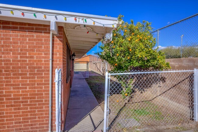 Foto del edificio - 417 E Jacinto St