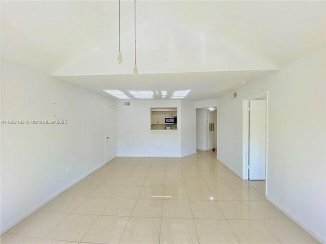 Foto del edificio - 10440 SW 156th Ct