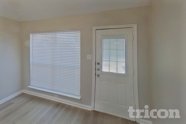 Building Photo - 2616 Spring Rain Dr