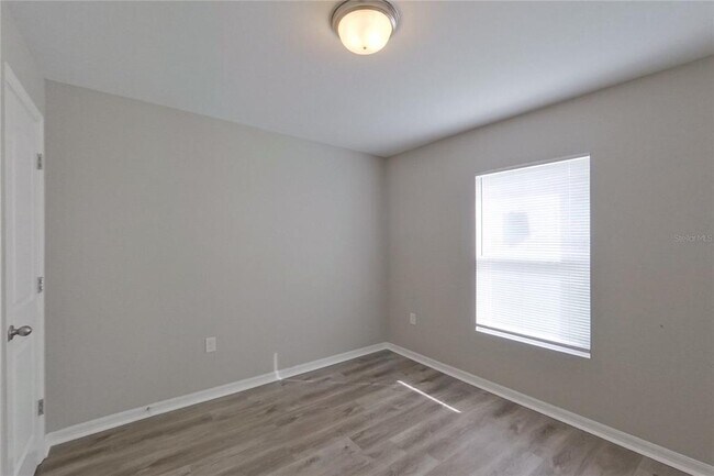 Foto del edificio - 315 NE 25th Terrace