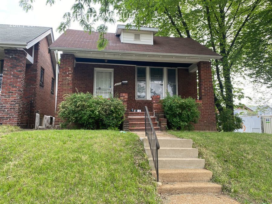 Recent Updates in a Two Bedroom, Over 1000... House for Rent in Saint