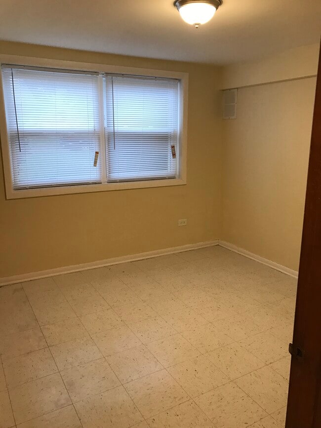 Building Photo - 1971 N 19th Ave