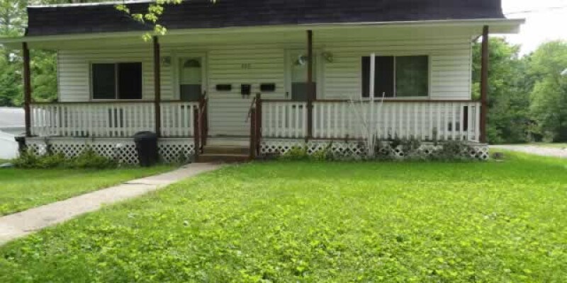 Primary Photo - 707 Graham Lane