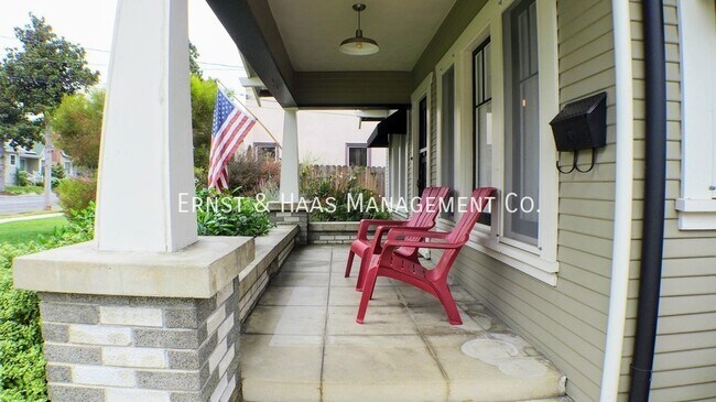 Building Photo - Stunning 1920's Craftsman Home In Prime Fu...