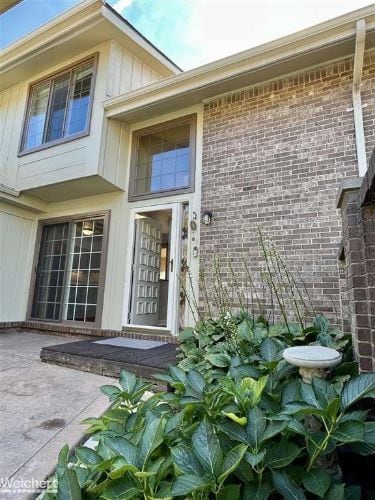 Building Photo - 2957 Meadowbrook Dr