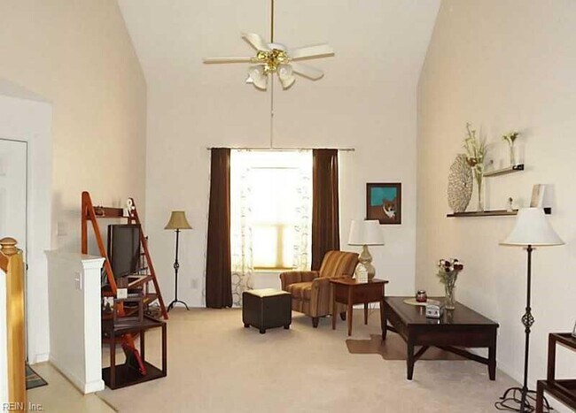 Building Photo - 907 Lakeside Ct