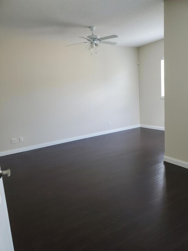 Foto del edificio - 1809 Dakota Dr