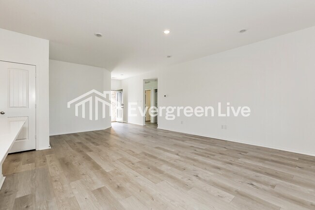 Building Photo - 1280 Tsar Rd