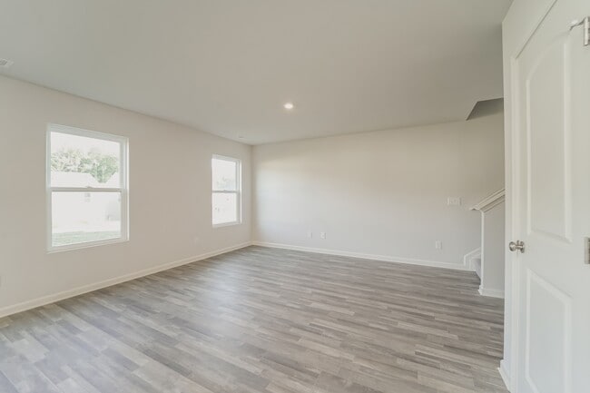 Building Photo - 671 Farmstead Trail