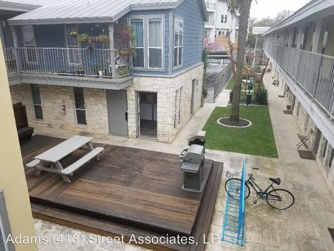 Building Photo - 2526 Durwood St