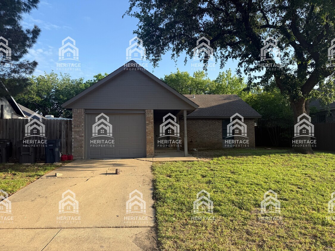 Photo - 2457 Chadwick Dr (Fort Worth, TX)