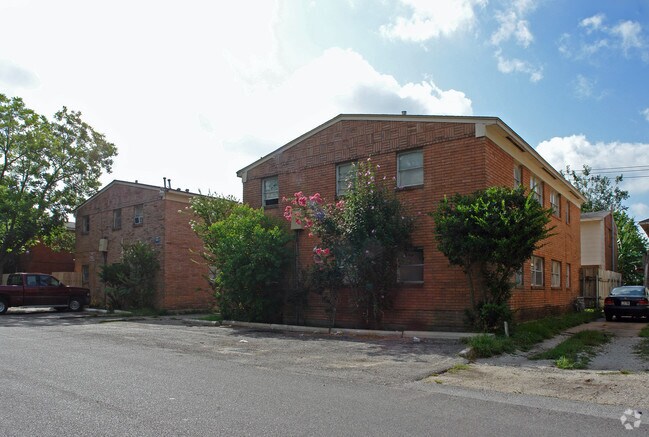 Lindencrest Apartaments - Lindencrest Apartments
