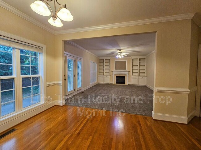 Foto del edificio - 7123 Edenderry Dr