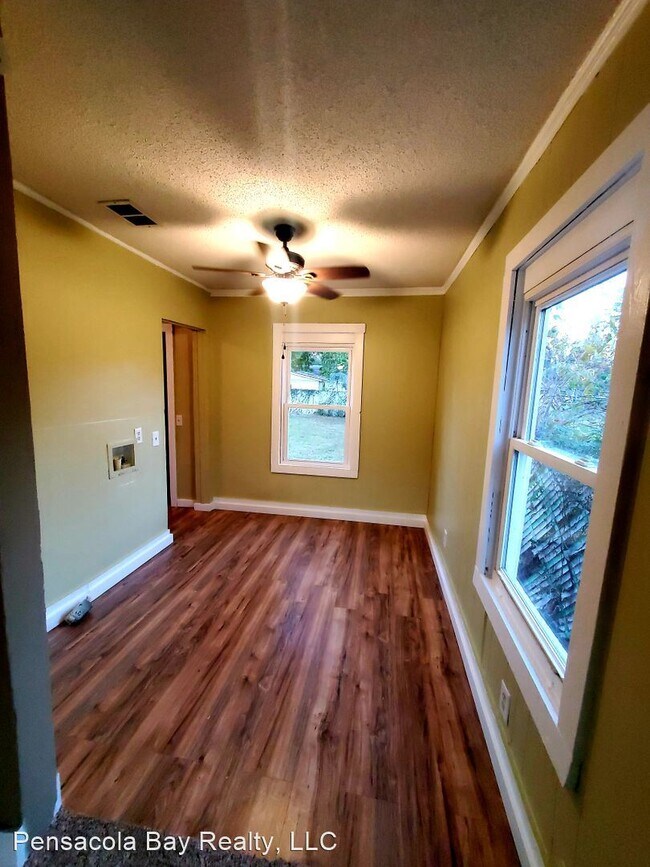 Foto del edificio - 3 br, 1 bath House - 42 Gloucester Ave