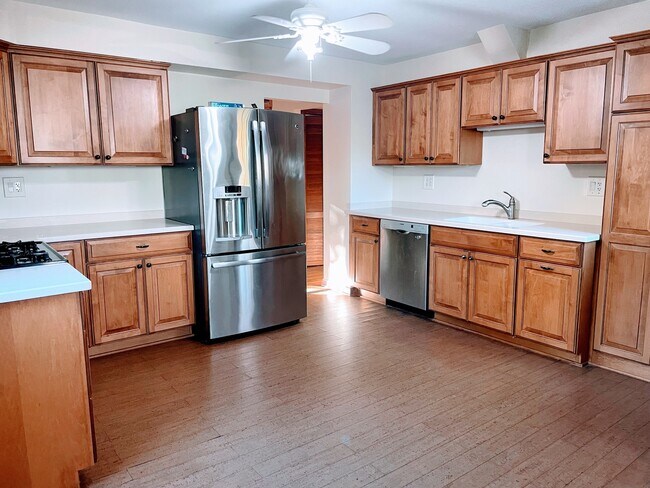 Foto del edificio - 2110 Swan Ln