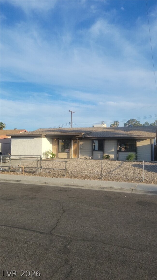 Foto del edificio - 4617 Stacey Ave