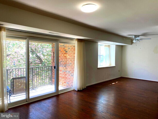 Foto del edificio - 860 College Pkwy