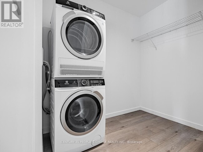 Building Photo - 7 Smith Crescent