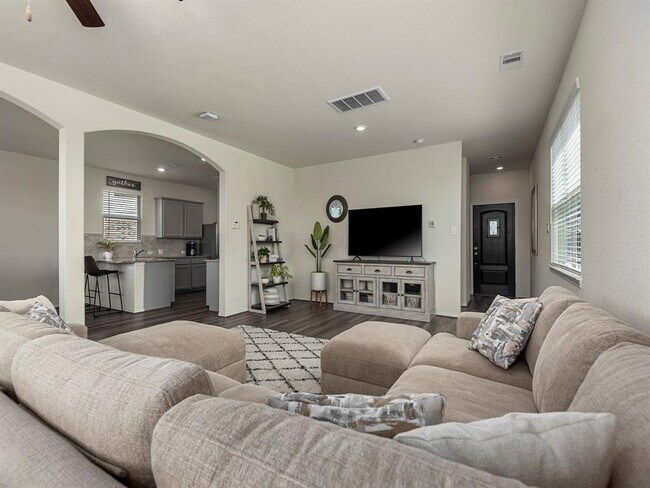 Foto del edificio - 10003 Lilac Croft Ln
