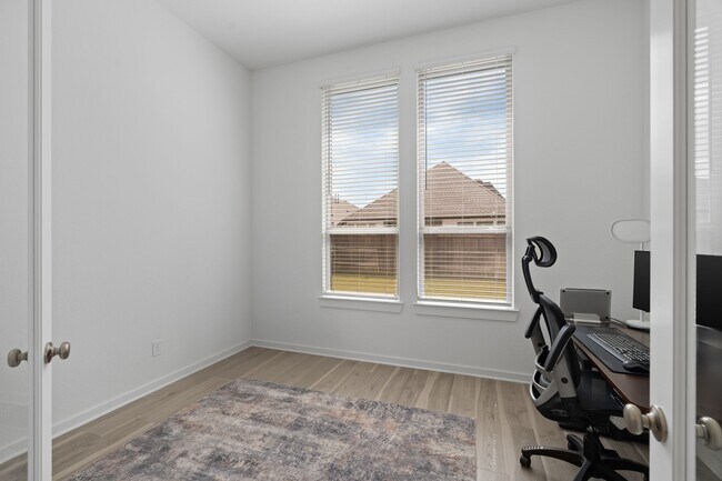 Foto del edificio - 7602 Zinnia Blossom Ln