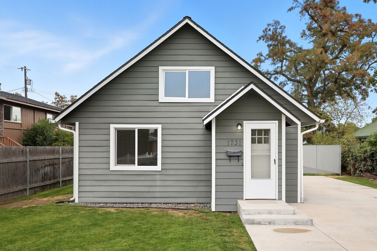 Foto principal - 1731 E Sanson Ave