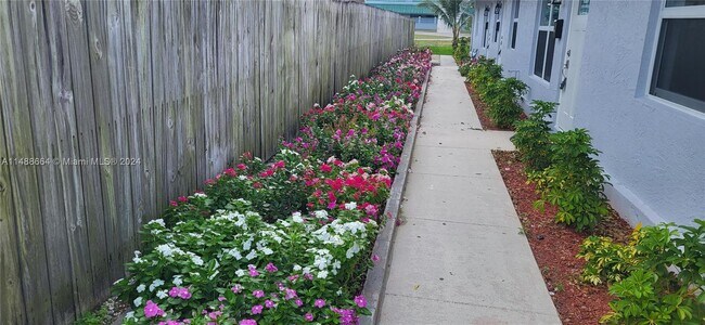 Foto del edificio - 3421 NE 5th Ave