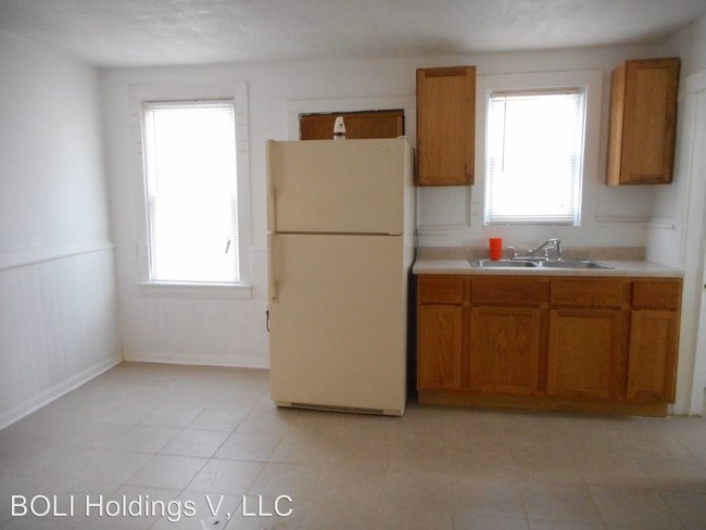 Building Photo - 7918 S Avalon Ave