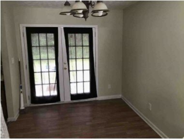 Building Photo - 7000 Brentwood Ct