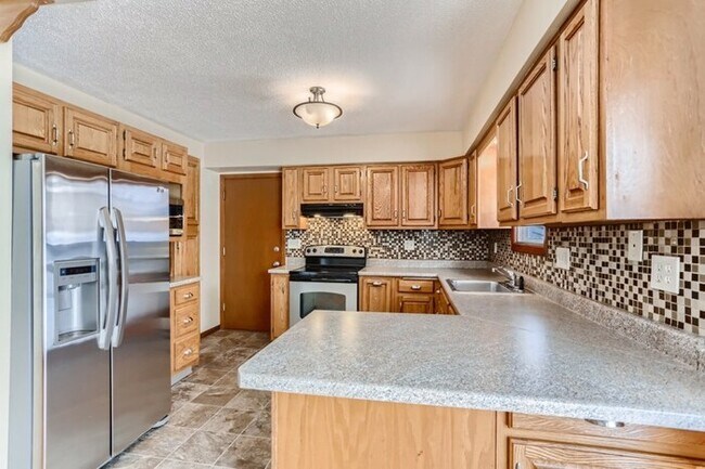Foto del edificio - 3232 Independence Avenue North, New Hope, ...