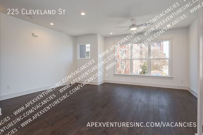 Foto del edificio - 225 Cleveland St